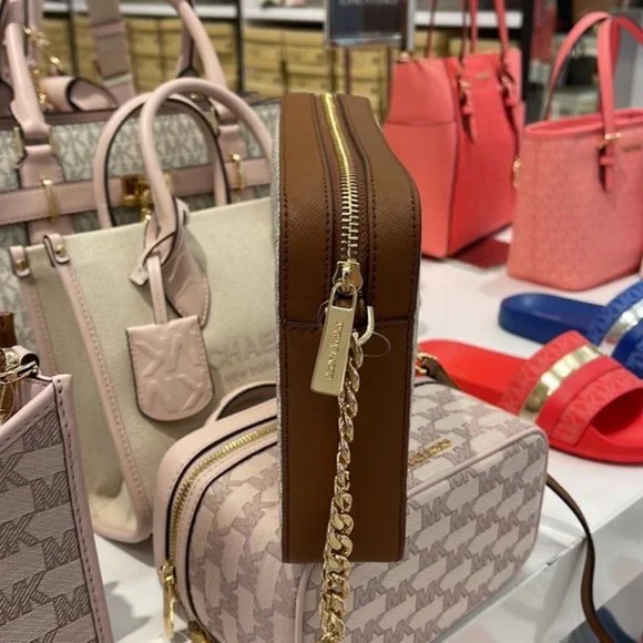 Michael Kors Jet Set Item Large EW Crossbody Vanilla - Picture 6 of 16